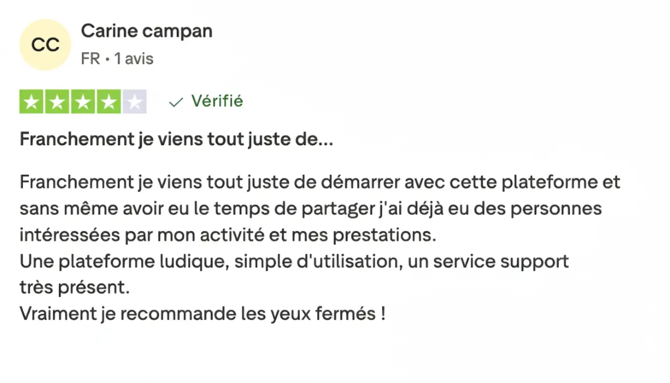 Créateur indépendant partageant son retour d'expérience sur la plateforme Wooskill